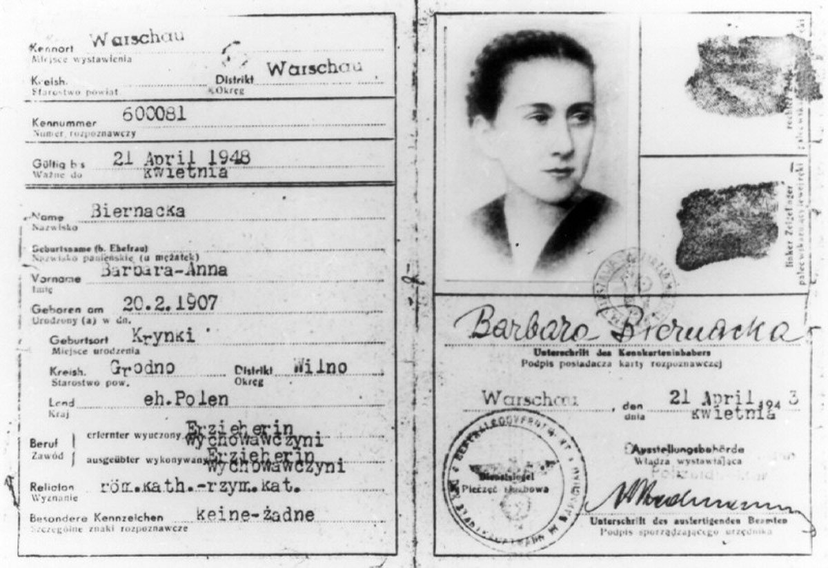 תעודת זהות ארית מזויפת של קשרית "הארגון היהודי הלוחם" לונקה קוז'יברודסקה