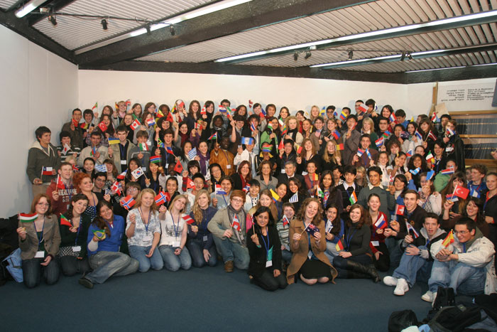 Delegates from 62 countries participating in the International Youth Congress at Yad Vashem