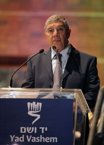Avner Shalev, Chairman of the Yad Vashem Directorate, addresses the audience