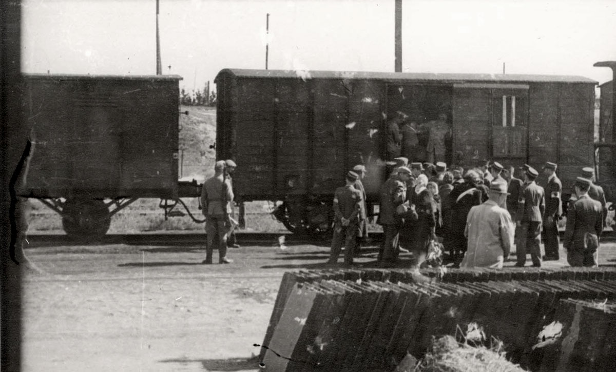 Deportation by train of the Jews of the Lodz Ghetto, Poland, August 1944