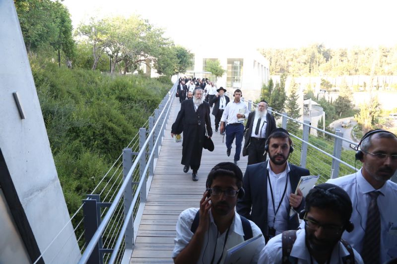 המשתתפים סיורו באתר יד ושם בהר הזיכרון