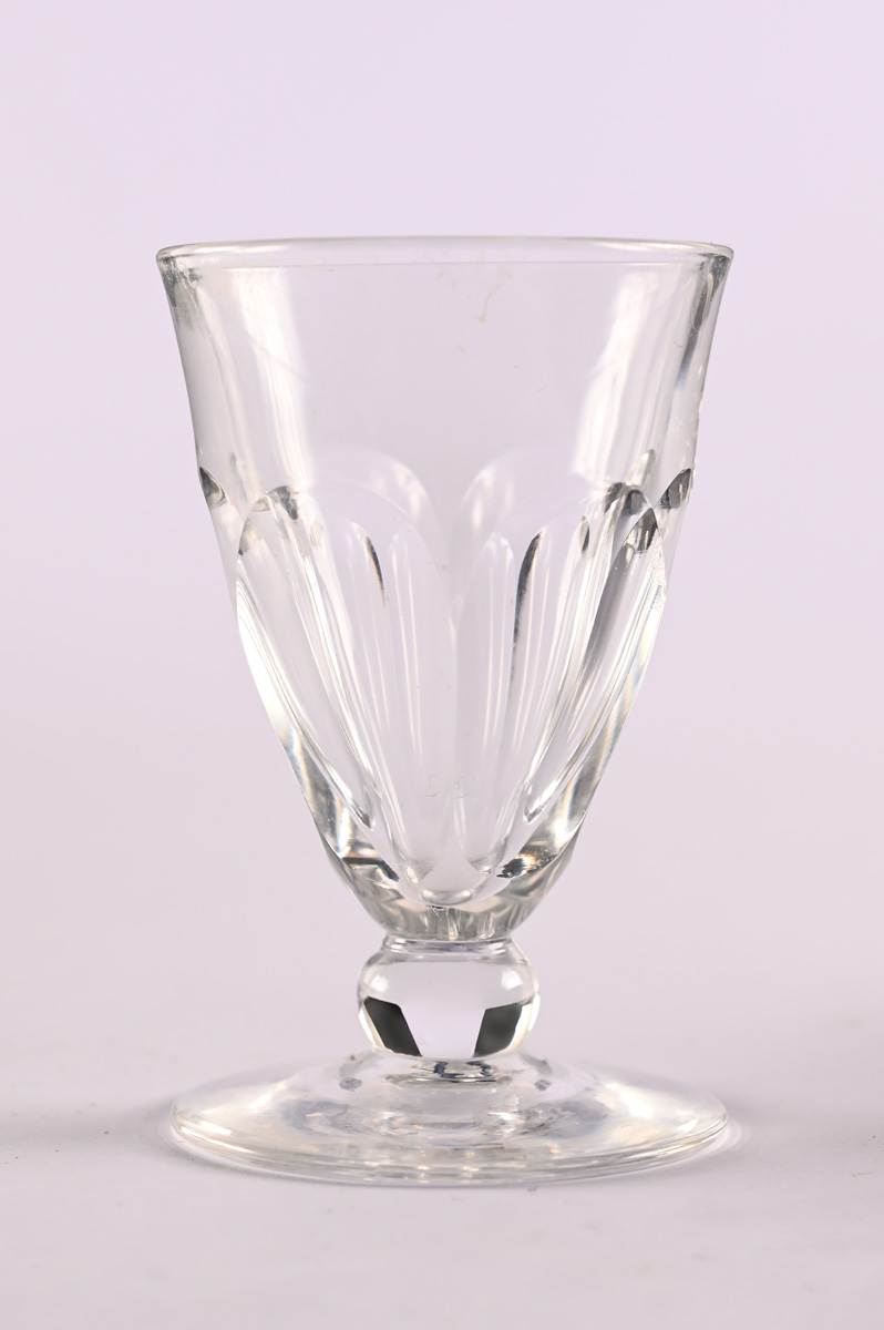 Crystal goblet that belonged to the Lang family from Vienna, able to leave Austria thanks to a visa to Shanghai issued by the Chinese consul in Vienna, Feng-Shan Ho 