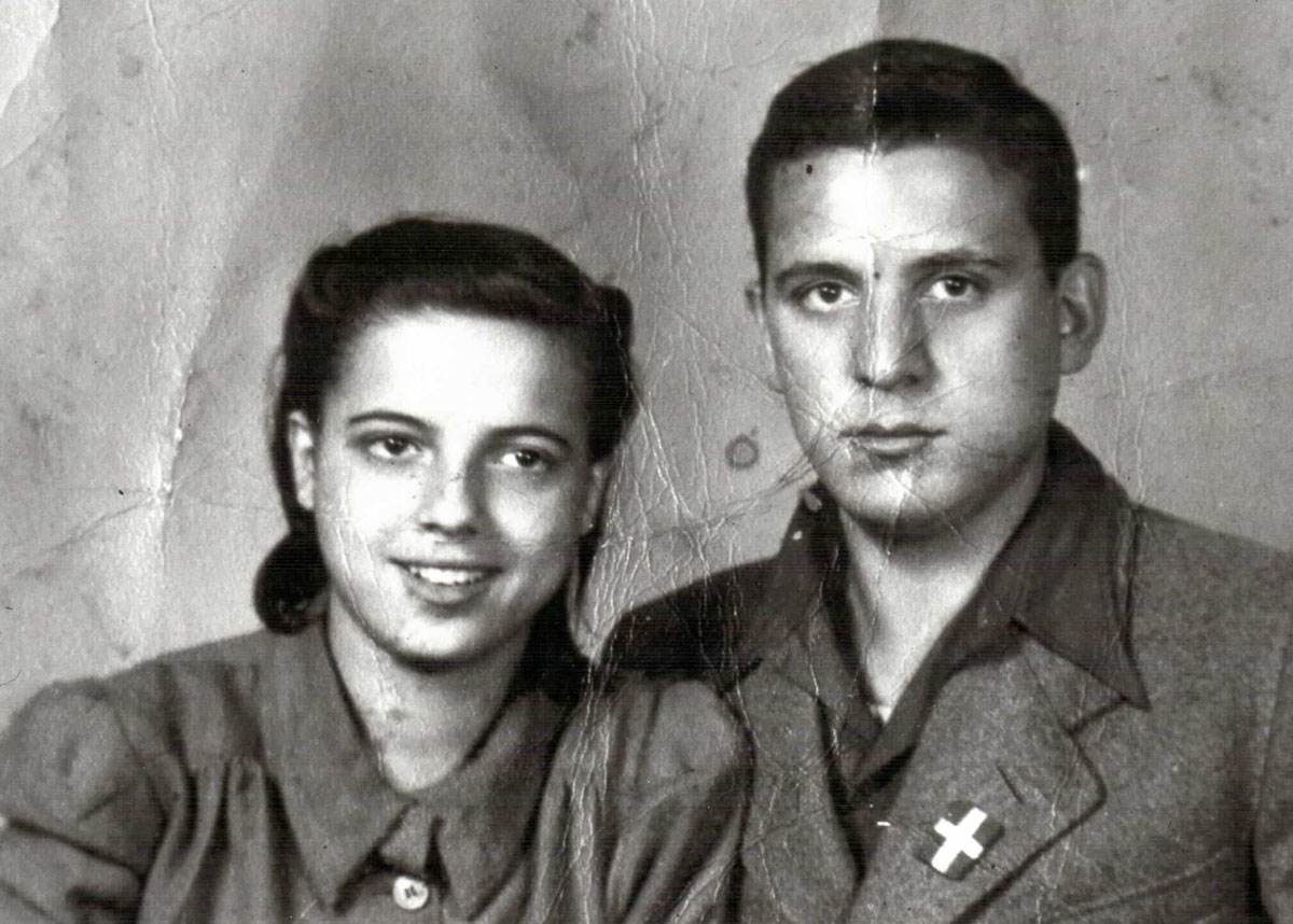 אסתר וחיים רפאל, במברג, 1945