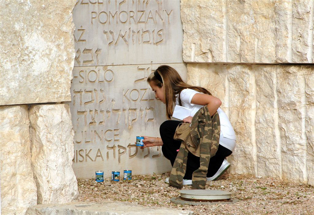 Marking Int'l Holocaust Remembrance Day 2011