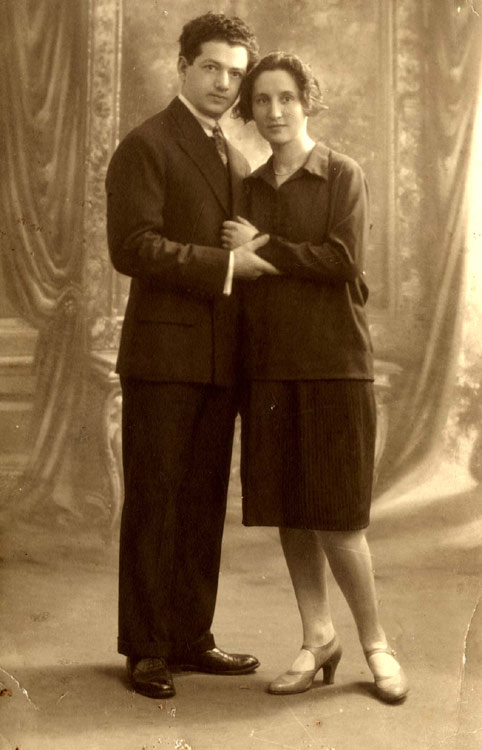 גיטל רבינוביץ והירשל יופה לאחר נישואיהם. פריז, 24.6.1928