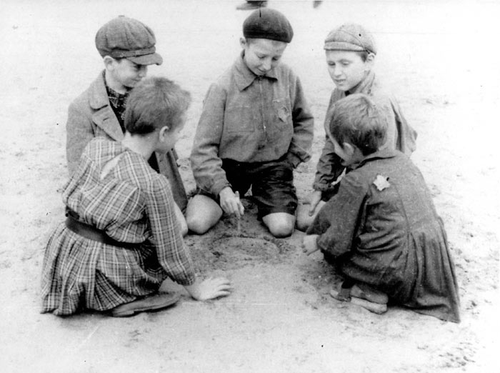 Дети в Каунасском гетто