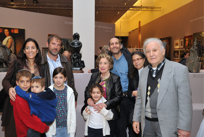 פתיחת התערוכה "סגולות של זיכרון: 65 שנות יצירה של ניצולי שואה"