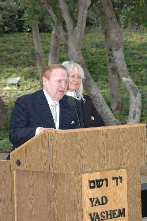 The Adelsons thank guests for coming to the ceremony