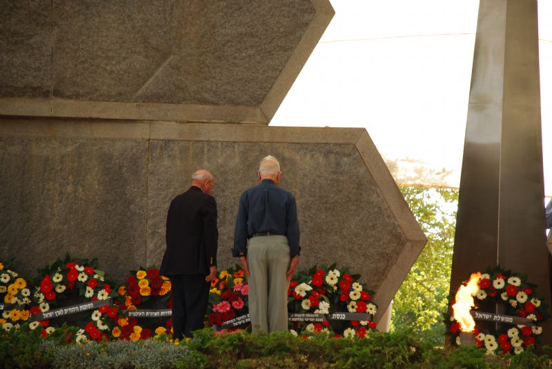 Laying wreaths during the event