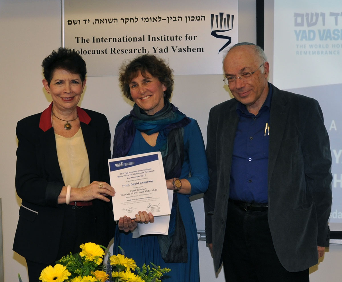 Mrs. Dawn Waterman-Cesarani receiving the 2017 Yad Vashem International Book Prize awarded posthumously to her husband, Prof. David Cesarani, for his book, Final Solution: The Fate of the Jews 1933-1949