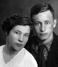 Lev Gurevich with his sister Esfir.