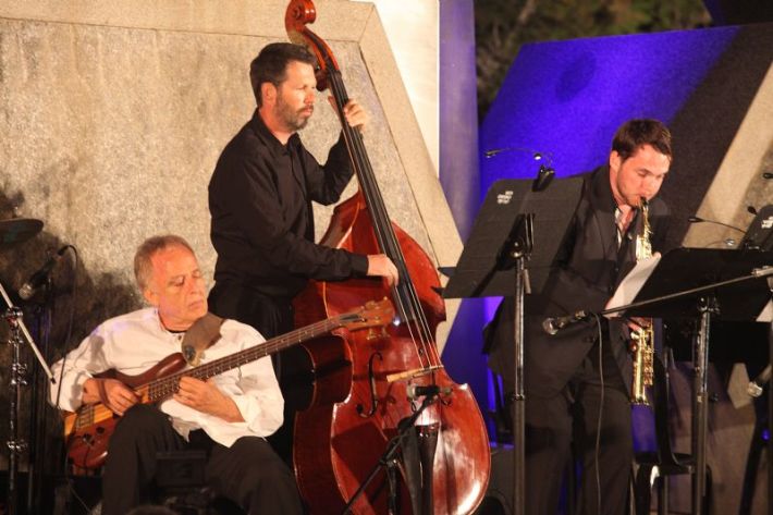 Manny Katz (guitar), Guido Jager (accordion) and Andre Tsirlin (saxophone) at the Mashiv Haruach concert