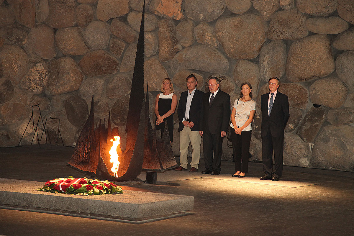 Memorial service in the Hall of Remembrance, 1 November 2012. Left to right - rescuers's grandchildren, survivor and ambassadors of Belgium and Spain