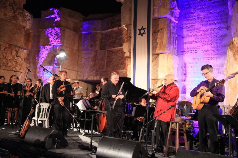 The Mashiv Haruach concert in the Valley of the Communities at Yad Vashem 