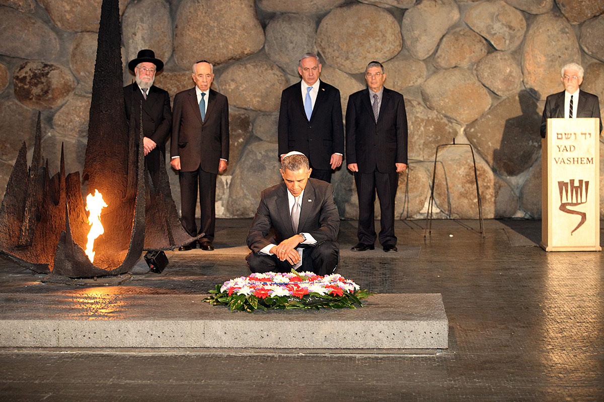 President Barack Obama laying a wreath in the Hall of Remembrance