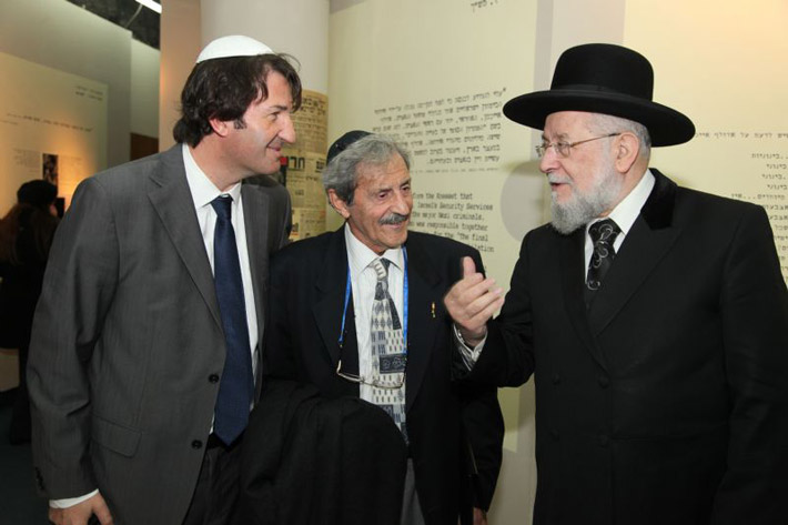 מימין:  הרב ישראל מאיר לאו,  אנדריי הטל, ובועז ביסמוט

