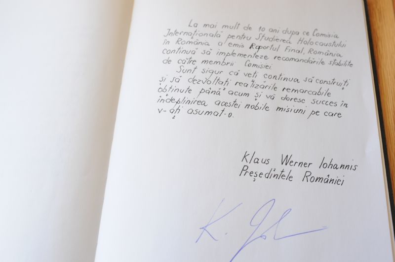 Among his comments in the Yad Vashem Guest Book, the President wrote: &quot;Visiting this museum reminds us of our duty to keep alive the memory of the victims and to educate the new generations in the spirit of the tolerance and diversity.&quot;