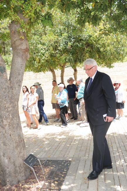 The Foreign Minister stopped at the entrance to the Avenue of the Righteous Among the Nations to pay respects at the tree dedicated to Irena Sendler, a young Polish social worker who saved numerous Jewish children during WWII
