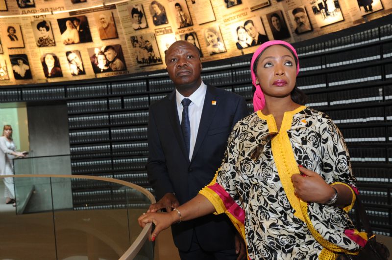 The Foreign Minister and his wife in Yad Vashem's Hall of Names, which today houses the names of some 4.6 million Holocaust victims