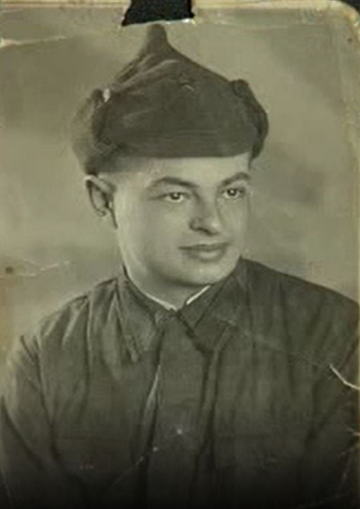 Lazar Muchnik, 1940.