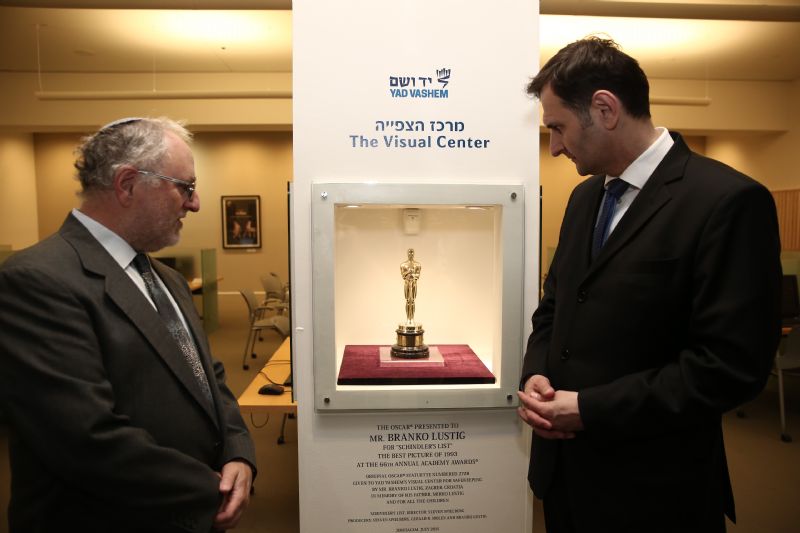 Minister Kovac viewed the Oscar statuette awarded to Croatian filmmaker Branko Lustig for "Schindler's List", which was donated last year to Yad Vashem