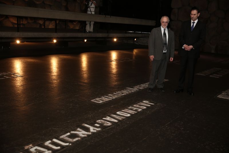 In the Hall of Remembrance, Minister Kovac made sure to pay respects at the area commemorating the Jasenovac concentration camp set up by the Croatian Ustase regime, in which tens of thousands of Jews, Serbs and dissident Croats were murdered during WWII