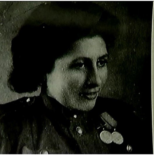 Bella Rubashkina, 1944.
