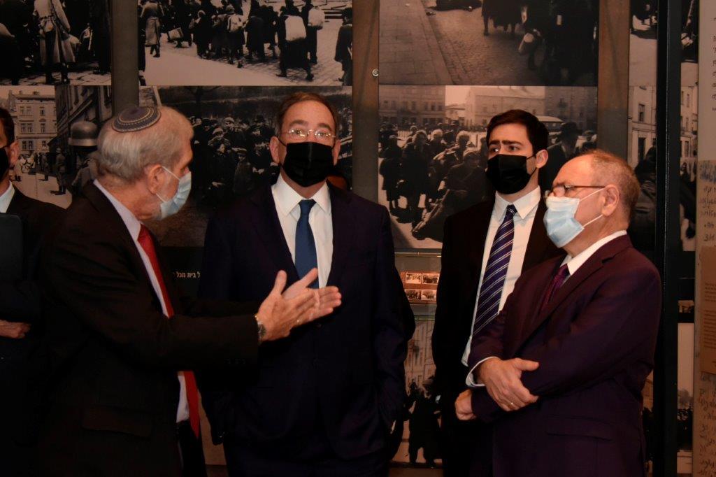 US Ambassador Thomas Nides in the Holocaust History Museum at Yad Vashem