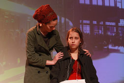 "רכבת הילדים", הצגה בעיבוד של תלמידות אולפנת אוריה, אלון שבות (זוכה בקטגוריית עבודות גמר מצטיינות תשע"ו)