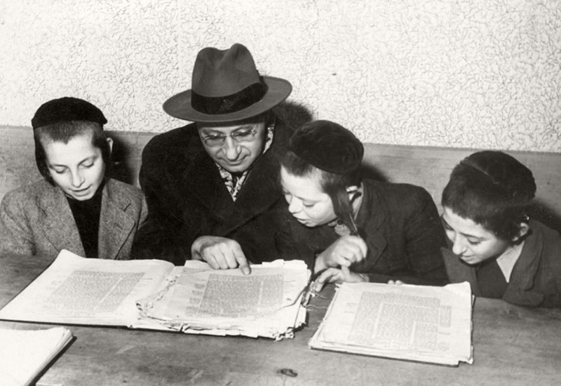 „Trotz alledem lebe ich" - Jüdisches Leben in den DP-Lager 1945-1956