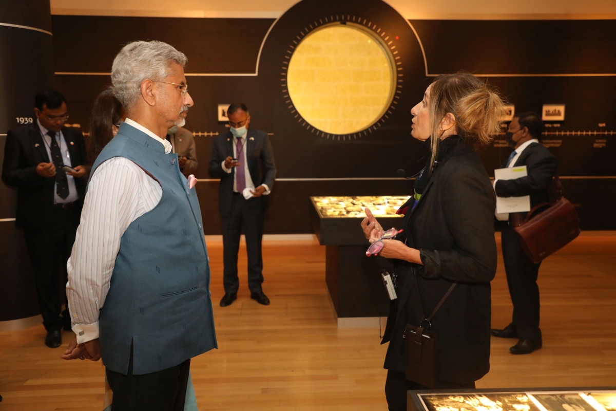 Foreign Minister Jaishankar was guided through the "Flashes of Memory" exhibition by Museums Division Director Vivian Uria