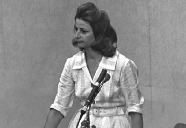 <p>אסתר גולדשטיין – אישה יהודייה באושוויץ-בירקנאו</p>