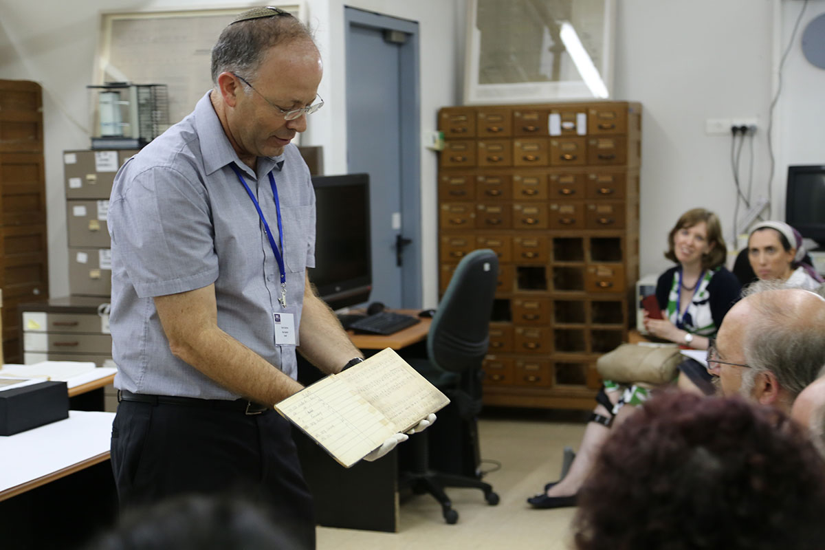 Int'l Experts Explore Preservation of Holocaust Documentation in the Digital Era