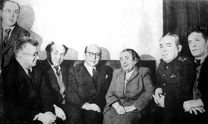 Члены еврейского антифашистского комитета, среди них Фефер, Михоэлс и другие