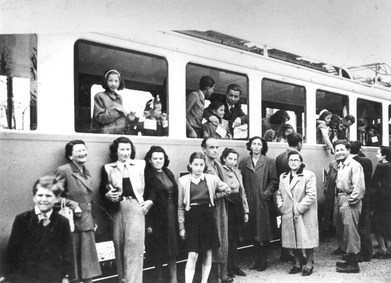 יהודים שהגיעו מהונגריה ברכבת שארגן ישראל רז'ה קסטנר, שוויץ, 1944