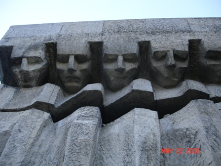 Памятник жертвам Плашова