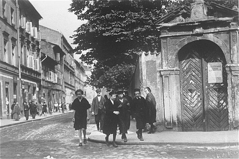 Еврейские дети на улице Казимежа, 1939