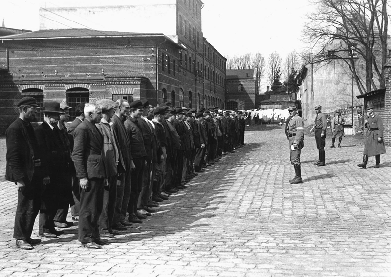 Первые узники лагеря Ораниенбург, 1933