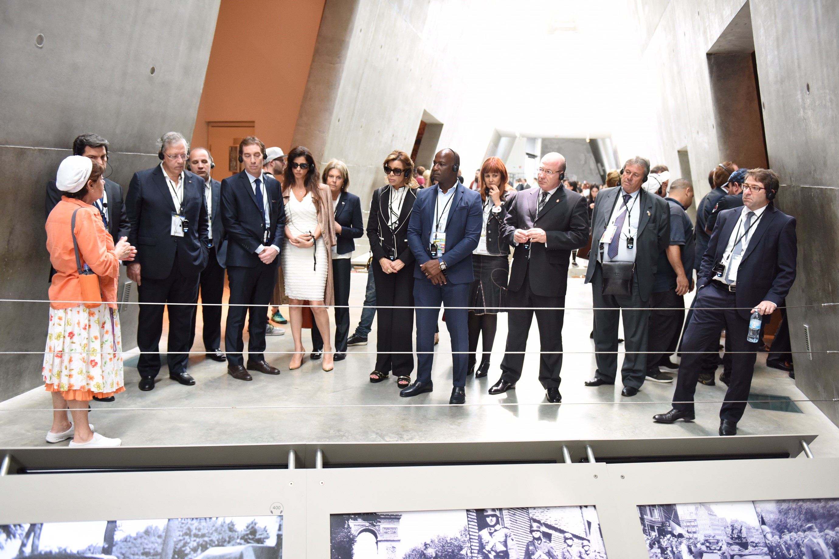 The mayors received a guided tour of the Holocaust History Museum