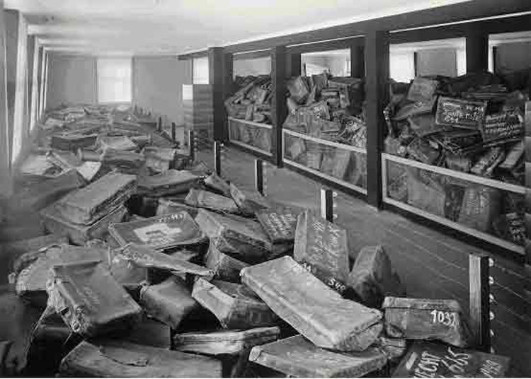 Auschwitz, Poljska, nakon rata: Kovčezi u muzeju Yad Vashem.