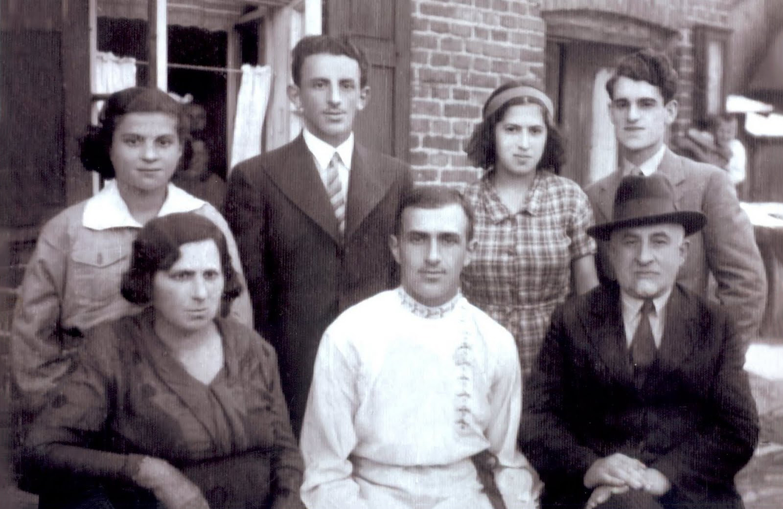Discovering Lost Family via the Yad Vashem Database