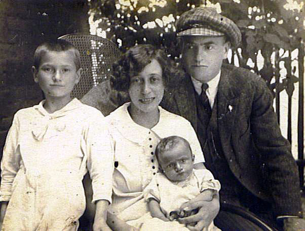 Hedi, parents and brother, prewar