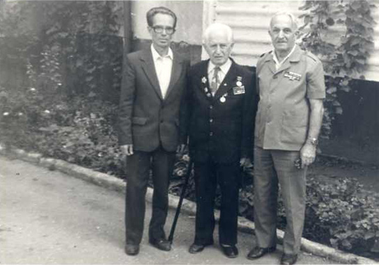 Сорины (слева направо): Феликс, его отец Натан Аронович и брат Исаак Натанович (1991 год, Молдавия)