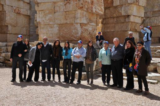 Venezuela. El grupo Venezuela visitó Yad Vashem en el mes de abril, acompañados por Perla Hazan, Directora para Latinoamérica, España, Portugal y Miami, en el Valle de las Comunidades