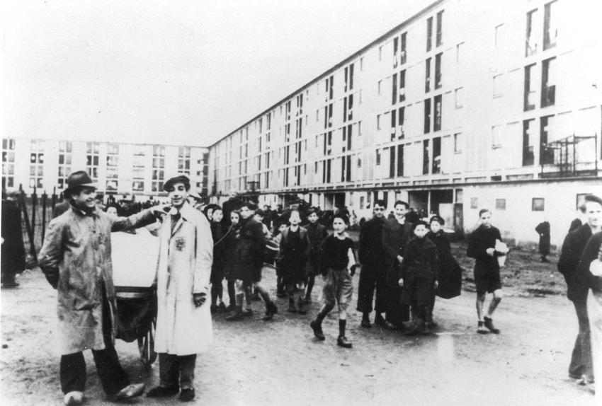 Le camp de concentration de Drancy, France, décembre 1942