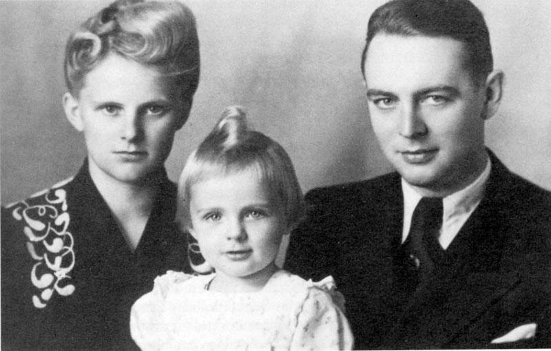 Berthold and Else Beitz with their daughter