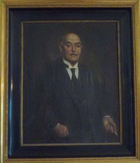An oil painting of David Sebestyen, founder of the Jewish Hospital in Cluj, Romania, to whom the curtain was dedicated