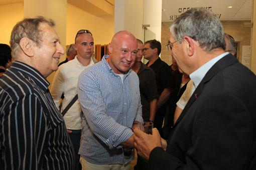 Left to right: Avraham Harshalom; Col. Libor Kutěj, Military Attaché, Embassy of the Czech Republic in Israel; Avner Shalev, Chairman of the Yad Vashem Directorate