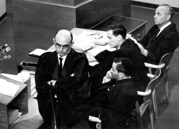 התביעה במשפט אייכמן, 1961. משמאל: האוזנר, בר-און, בך ורובינזון