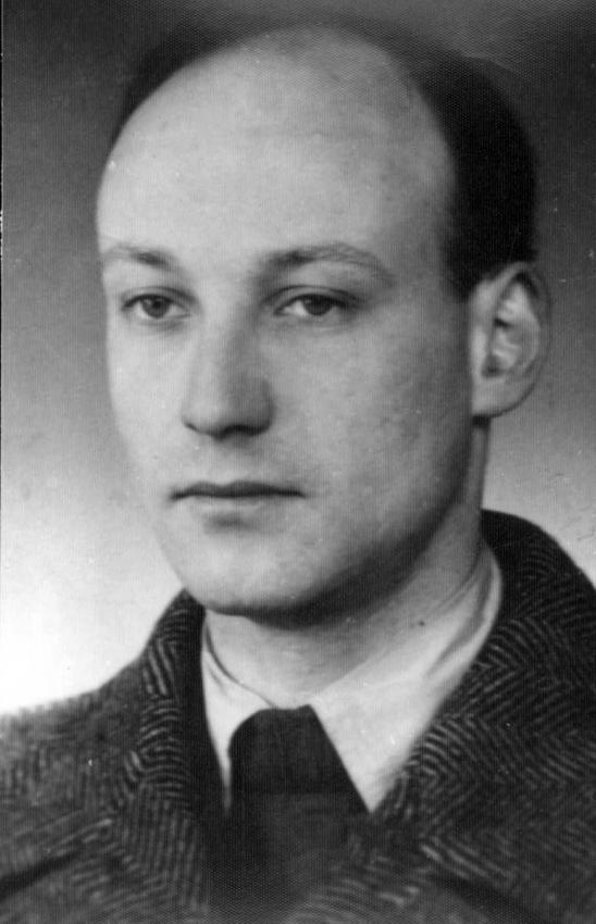 Max Windmiller (&quot;Cor&quot;) – activist in the Dutch-Jewish underground in the Netherlands and France.